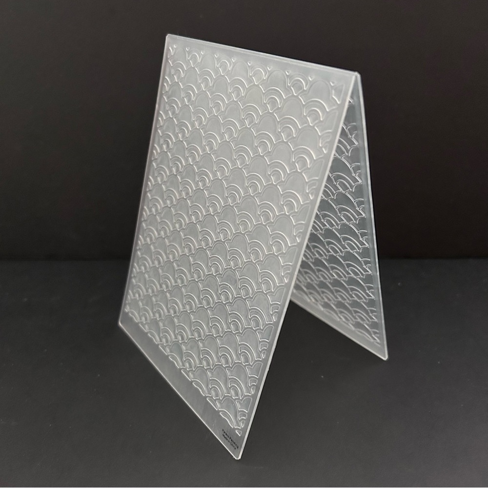 Cuttlebug 4” x 6” SCALES embossing folder - Picture 4 of 7
